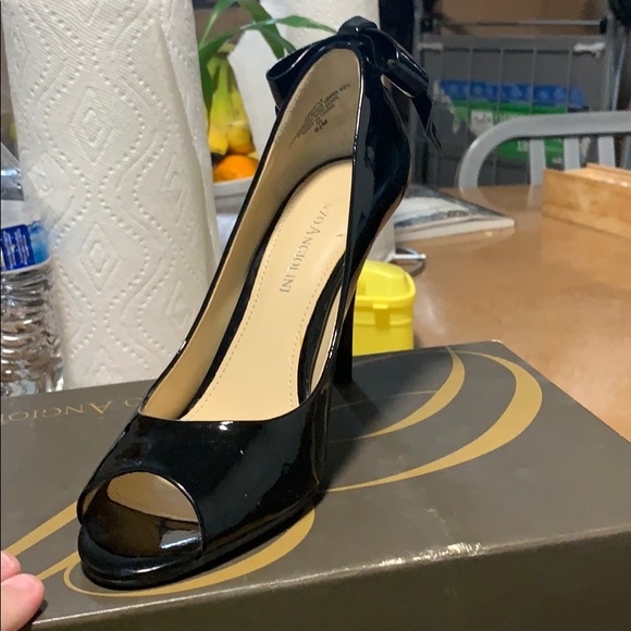 Heels - Picture 2 of 3